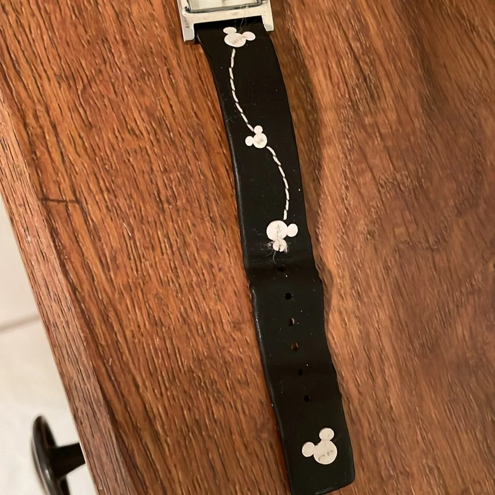 Ladies Watch - Picture 6 of 7